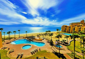 Princesa de Penasco Sandy Beach Puerto Penasco Right on the Beach! 1Bd Penthouse